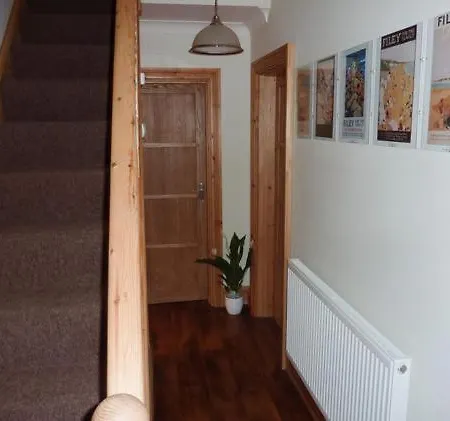بيت للعطل Sunflower House - Spacious Three Bedroom House