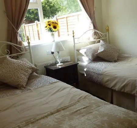 Sunflower House - Spacious Three Bedroom House
